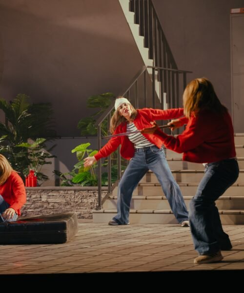 Duelo de poetas clásicos contra especialistas del cine de acción en una ópera a mamporrazos