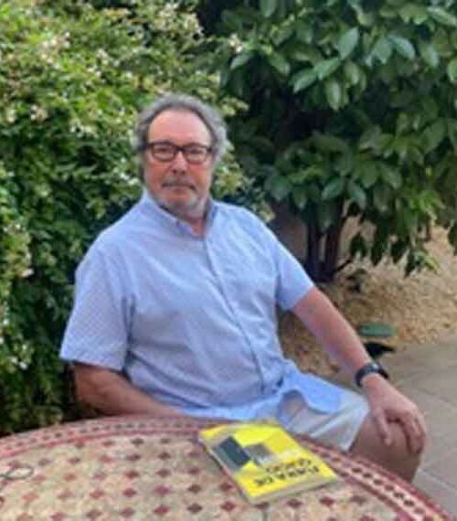 MAURO GONZÁLEZ HERNANDO DESAFÍA EL RITMO CONTEMPORÁNEO Y EL DOMINIO TECNOLÓGICO EN SU ENSAYO ‘FUERA DE QUICIO’