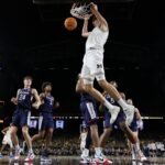 Quién es Aday Mara, el primer español en ganar la liga universitaria de baloncesto en Estados Unidos
