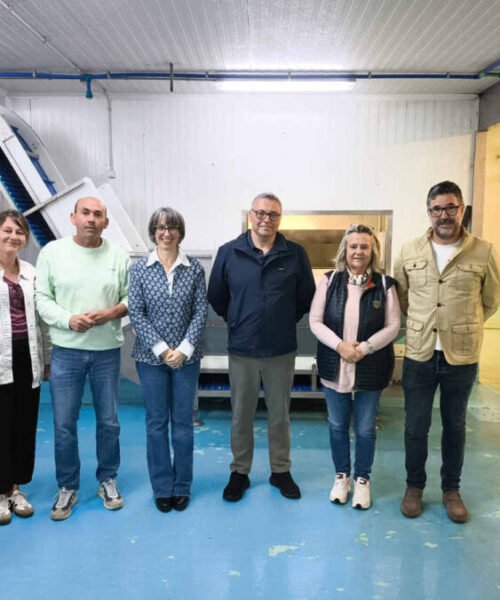 Ángeles Suárez comproba as melloras recentes realizadas na Lonxa de Ribeira