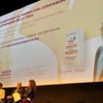 Enric Benito invita en Huesca a mirar de frente la muerte y el final de la vida