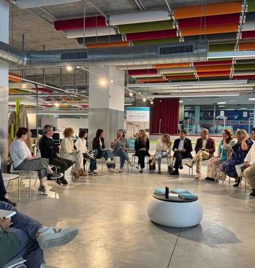 Yolanda Díaz destaca en A Coruña o papel clave das cooperativas fronte ao reto da vivenda
