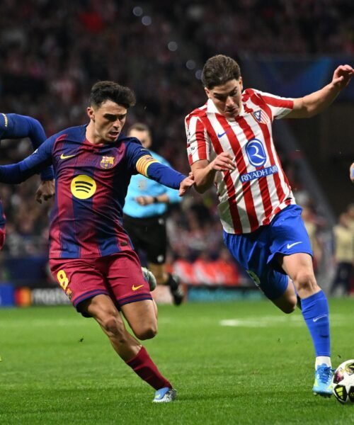 El Barcelona acuerda las condiciones con Julián Alvarez para ficharlo y prepara una oferta de 100 millones al Atlético