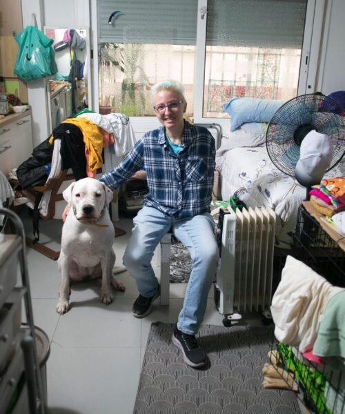 La crisis de la vivienda eleva el hacinamiento a niveles récord: “Somos cuatro en una habitación y con una sola cama”