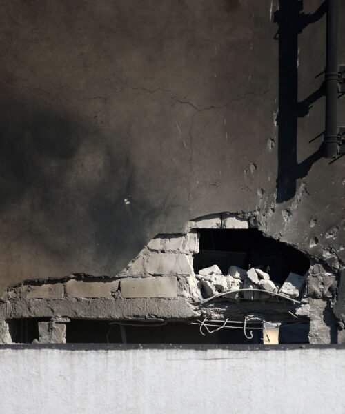 Dos heridos al impactar un dron ruso contra un edificio de viviendas en Rumania