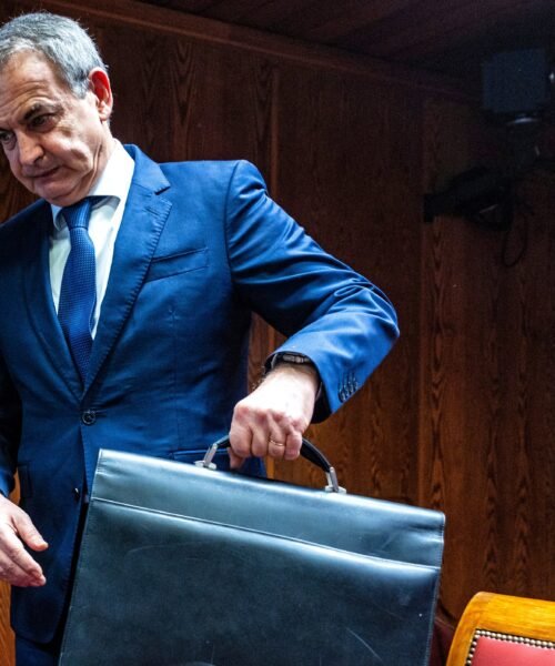 Zapatero, imputado por liderar una trama de tráfico de influencias en el ‘caso Plus Ultra’ de la Audiencia Nacional