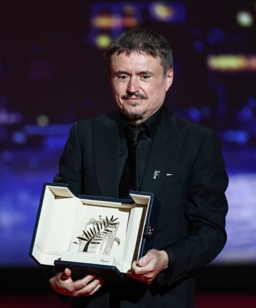 Cristian Mungiu logra su segunda Palma de Oro en Cannes con ‘Fjord’, una denuncia contra “cualquier forma de integrismo”