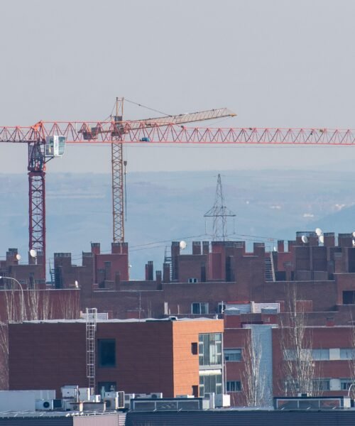 La vivienda entra en una nueva fase: menos ventas y subidas de precios más moderadas