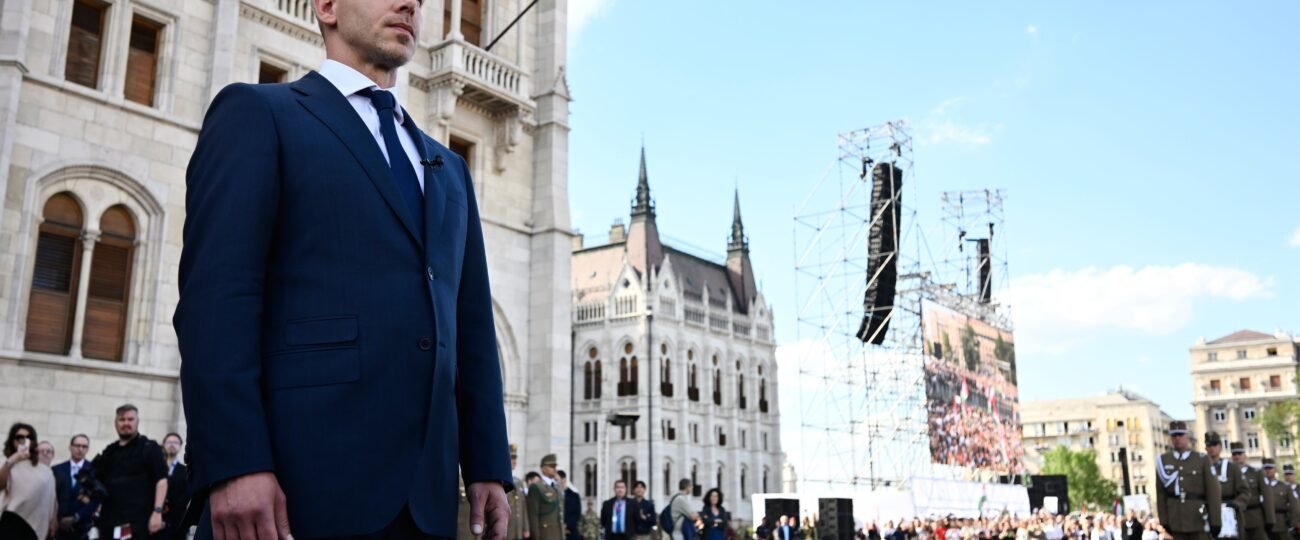 Magyar inaugura el cambio de régimen en Hungría