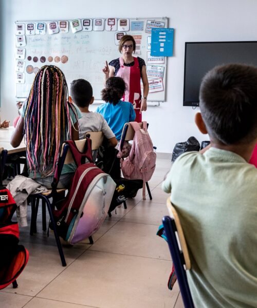 El programa de auxiliares de conversación en colegios se salva tras el conflicto entre el Gobierno y algunas autonomías