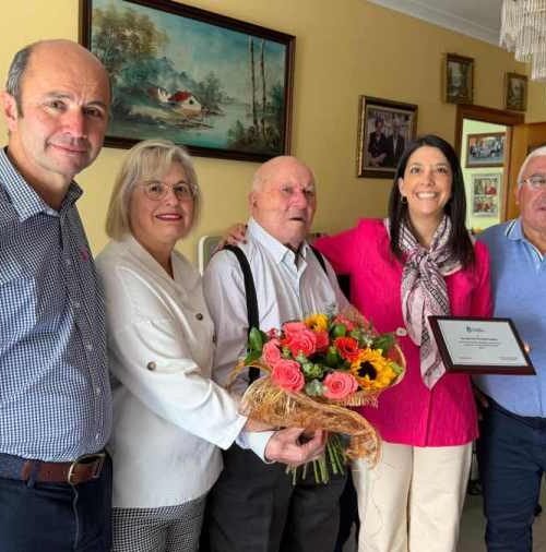 O Concello de Ribeira felicita ao veciño centenario Manuel Fernández Argibay