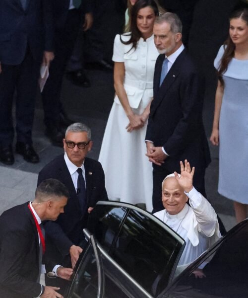 El Papa, en una misa multitudinaria en Madrid: “Nadie puede arrodillarse ante el Señor y despreciar al hermano”