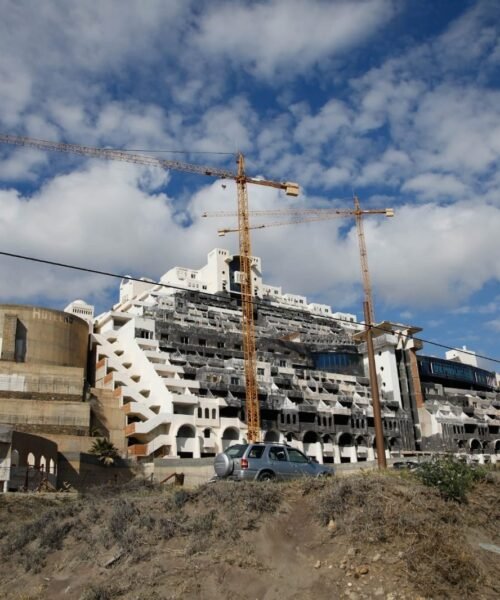 La justicia da 20 días al Ayuntamiento de Carboneras para que anule la licencia de obras del Algarrobico