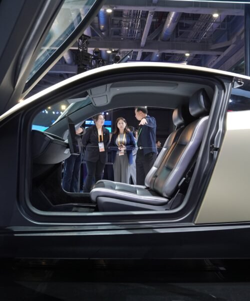 ¿Qué es Tesla? Lo que más le convenga a Elon Musk en cada momento
