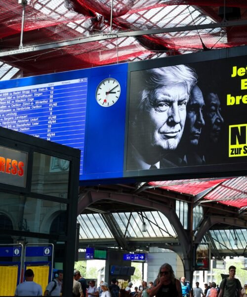 Limitar la población a 10 millones, el experimento que propone la derecha populista de Suiza contra la inmigración