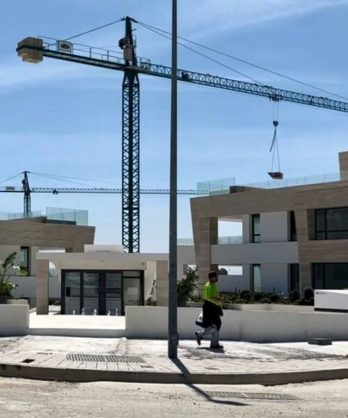 Málaga frena la apertura de nuevos hoteles y apartamentos turísticos en suelo residencial