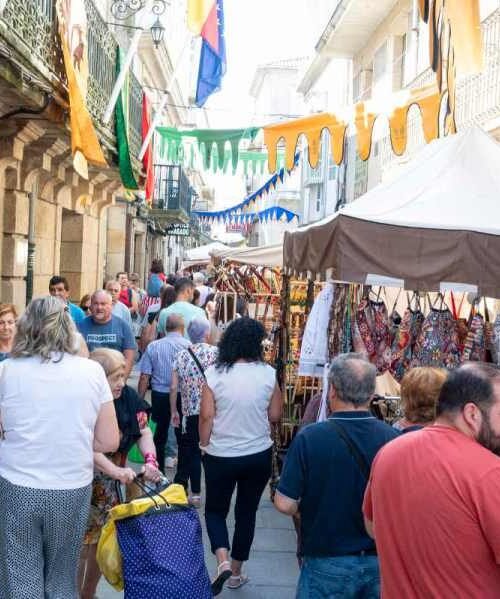 A Feira Medieval enche Padrón de cor nunha edición con especial protagonismo para Arjonilla