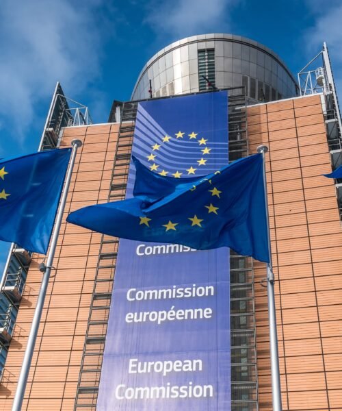 Eurobonos rentables, prácticos, a ras de suelo