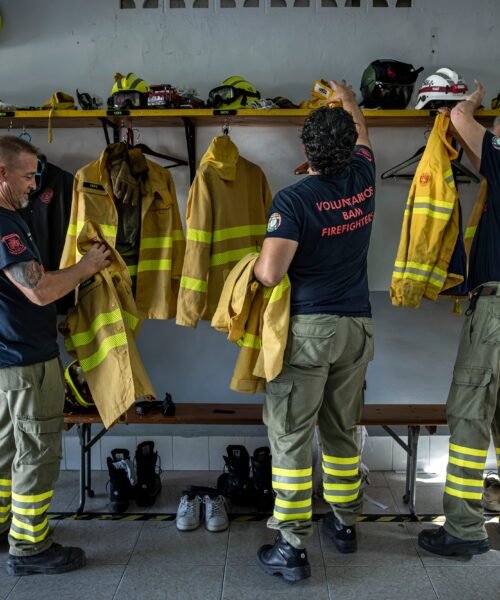 Un exbombero del 11S en el Mediterráneo: la brigada de voluntarios en la primera línea de los incendios