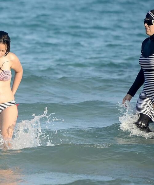 Un tribunal austriaco considera «discriminatoria» la prohibición del ‘burkini’ en un hotel de los Alpes