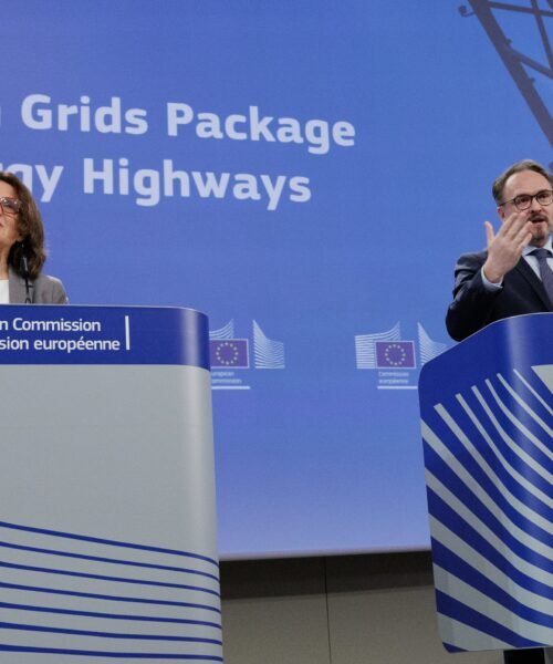 Bruselas plantea acabar con los subsidios a los combustibles fósiles y extender la vida de las nucleares