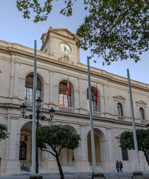 Muere a los 89 años Luis Uruñuela, primer alcalde de Sevilla tras la dictadura