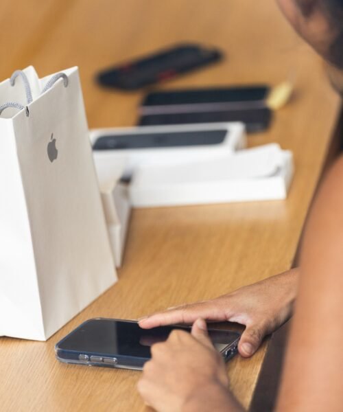 Las ventas de iPhone y Mac impulsan un 20% los beneficios de Apple en nueve meses hasta los 101.464 millones de dólares