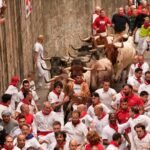 Los toros de José Escolar brindan un encierro accidentado y multitudinario