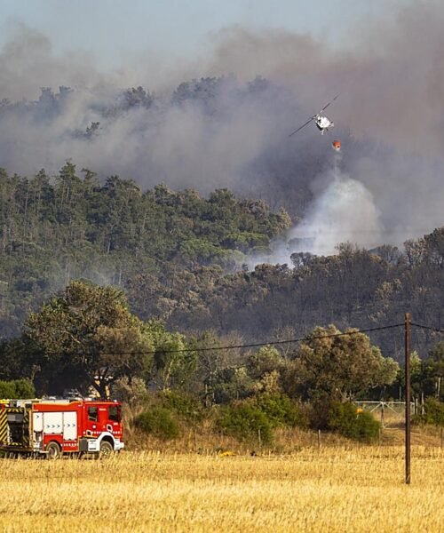 Bomberos y UME evitan el peor escenario en la Costa Brava tras una jornada «crítica»