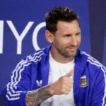 Leo Messi, el ‘Que viva España’ de Manolo Escobar y la queja de Luis de la Fuente: “A mí me han enseñado a tener respeto”