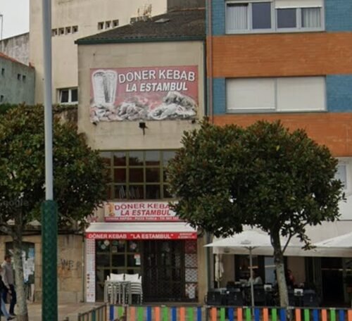 Un curtocircuíto nunha lavadora obriga a evacuar un edificio no Malecón de Ribeira