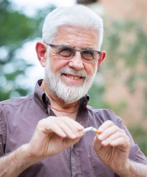 Armando Peruga, epidemiólogo: “Mientras no subamos los impuestos al tabaco y controlemos la oferta, seguiremos cojos”