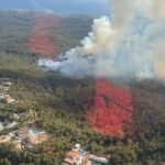 Un incendio forestal en Cubelles obliga a confinar a más de 2.000 personas