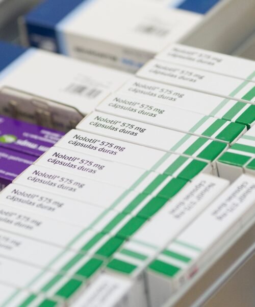 Sanidad permitirá que los fármacos genéricos compitan por precio y que el paciente pague más si quiere uno de marca más caro