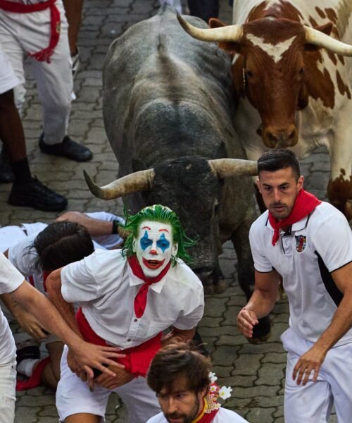 El Joker de San Fermín: un villano verde en la fiesta del blanco y rojo