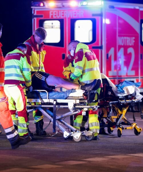 Al menos un muerto y 16 heridos en Berlín al embestir una furgoneta a la multitud en un acto por el Día del Orgullo LGTBI+