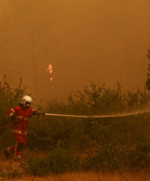 La UE moviliza su mecanismo de emergencia por los incendios de España y Francia y avisa: “Nos preparamos para una situación grave”