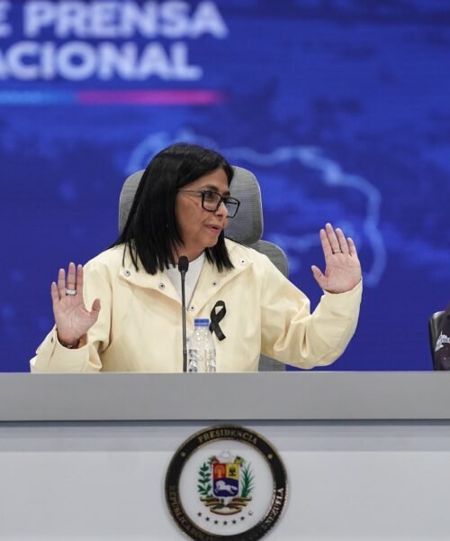 Delcy Rodríguez culpa a “laboratorios mediáticos” del caos en las primeras horas tras el doble terremoto en Venezuela