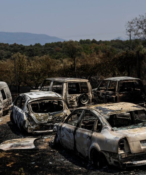 Casavieja, el pueblo abulense que estuvo rodeado por el incendio: “Las llamas bajaron como lenguas de fuego por la montaña”