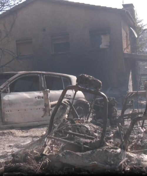 Cómo reclamar al seguro los daños por los incendios de viviendas, coches y negocios quemados