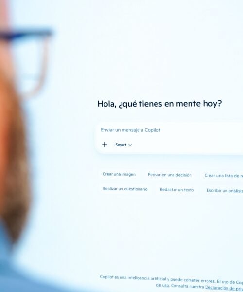 La IA amplía la brecha de productividad en los negocios: “Las empresas rezagadas no podrán sostener los salarios y atraer personal”