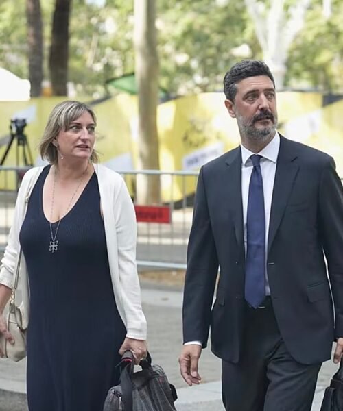 La Fiscalía retira su acusación contra la cúpula de Salud por la demora en la vacunación de policías y guardias