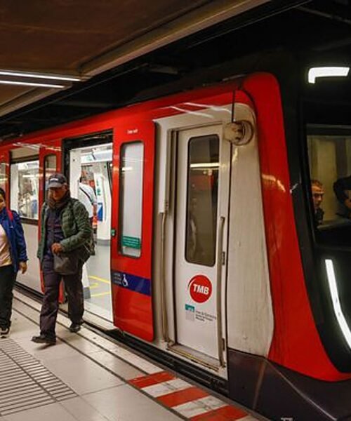 Más de 130 heridos en un incendio en la catenaria en el metro de Barcelona