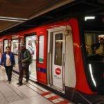 Más de 130 afectados tras el incendio en la catenaria del metro de Barcelona