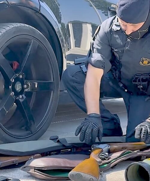 El último golpe a los Trinitarios en Cataluña lleva hasta una red de tráfico de armas que lideraba desde prisión un condenado por matar a su mujer embarazada