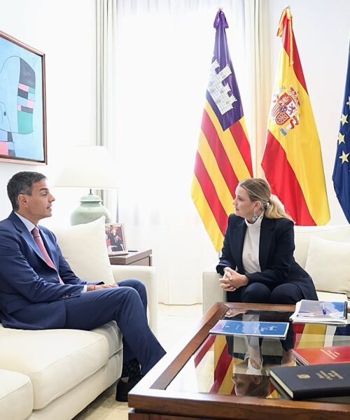 Prohens reclama a Sánchez soluciones en inmigración y financiación para Baleares