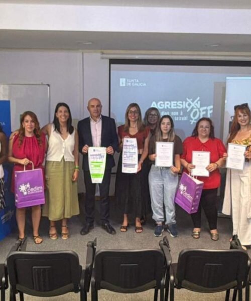 Vinte establecementos hostaleiros de Ribeira fórmanse no protocolo de actuación ante a violencia sexual e LGTBIfóbica