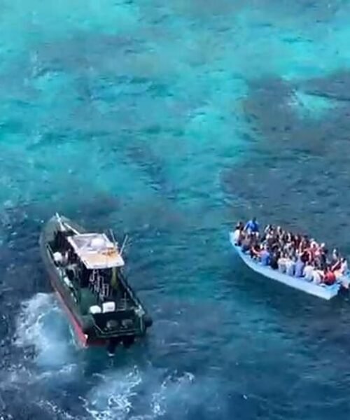 Mueren 17 personas tratando de llegar en una patera a Baleares tras 15 días a la deriva