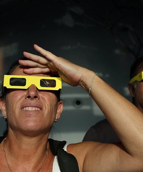 Las emergencias médicas en Cataluña atendieron a 40 personas con afectaciones oftalmológicas por el eclipse