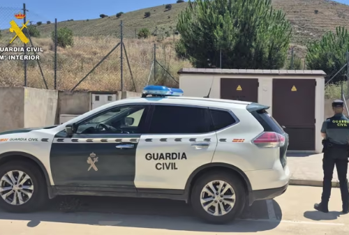 La Guardia Civil rescata a un anciano y a su perro tras caer accidentalmente al río Guadiana en Ayamonte (Huelva)